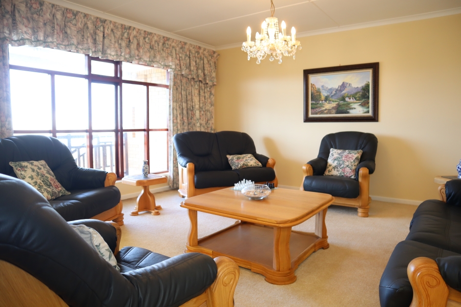 5 Bedroom Property for Sale in Wavecrest Eastern Cape